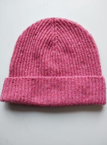 Customer photo review of Brand New Scottish Old Rose Donegal Cashmere Beanie Hat Unisex