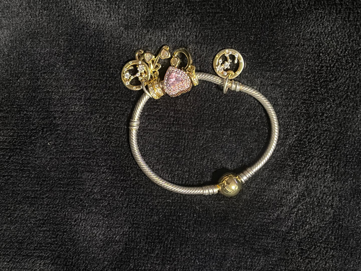 Customer photo review of Pulsera Dorada Con Cierre De Bola