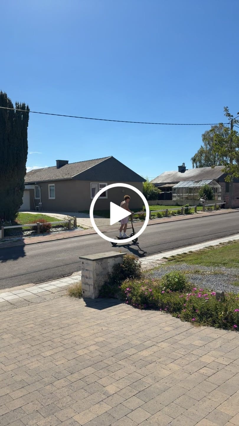 Customer video review of OOTD T10 E-Scooter