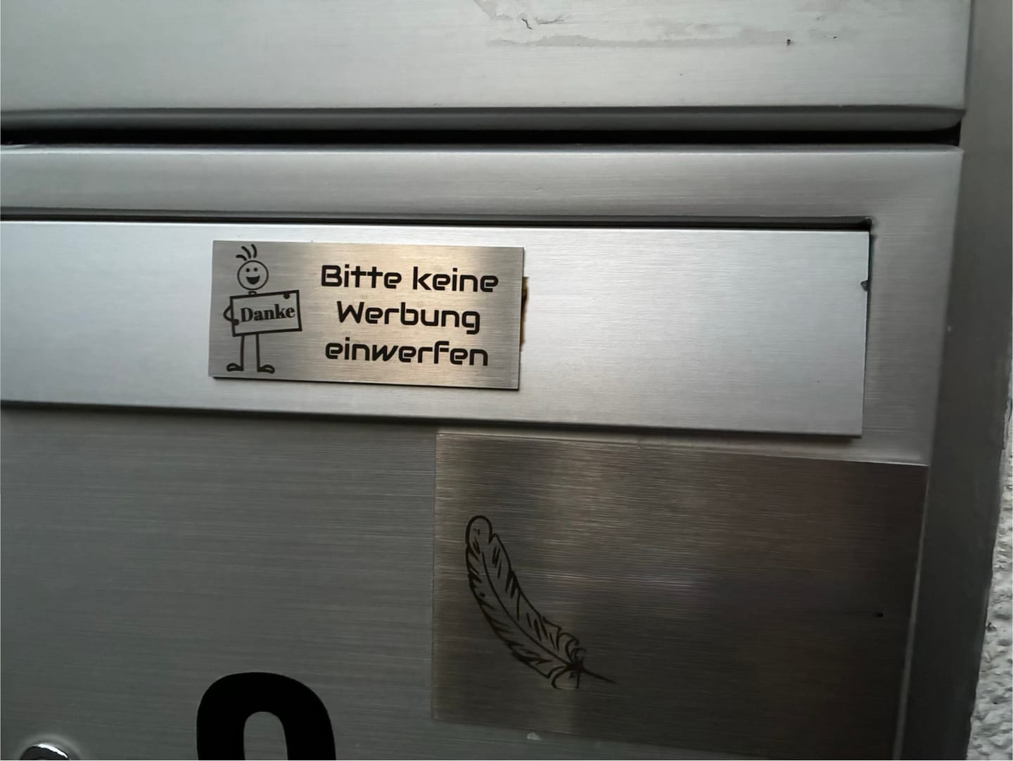 Customer photo review of Bitte keine Werbung einwerfen (Motiv Männchen) - Edelstahl (V2A) Schild. Verschiedene Größen und Farben
