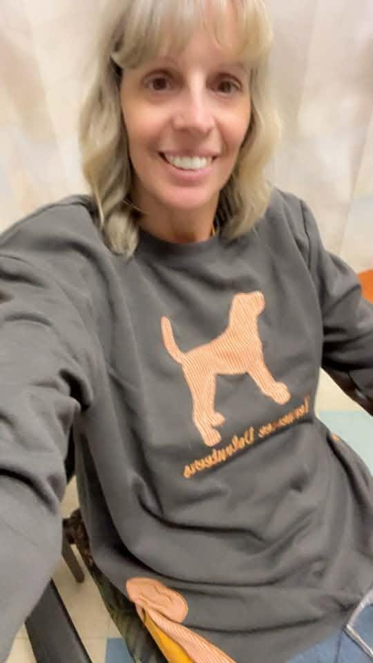 Customer photo review of Custom Tennessee Volunteers Women’s Team Spirit Sweatshirt – Applique Embroidered Side Bow Pullover