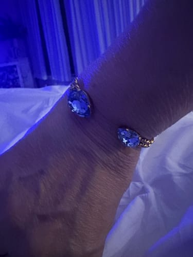 Customer photo review of Venti Drop Cuff Bracelet