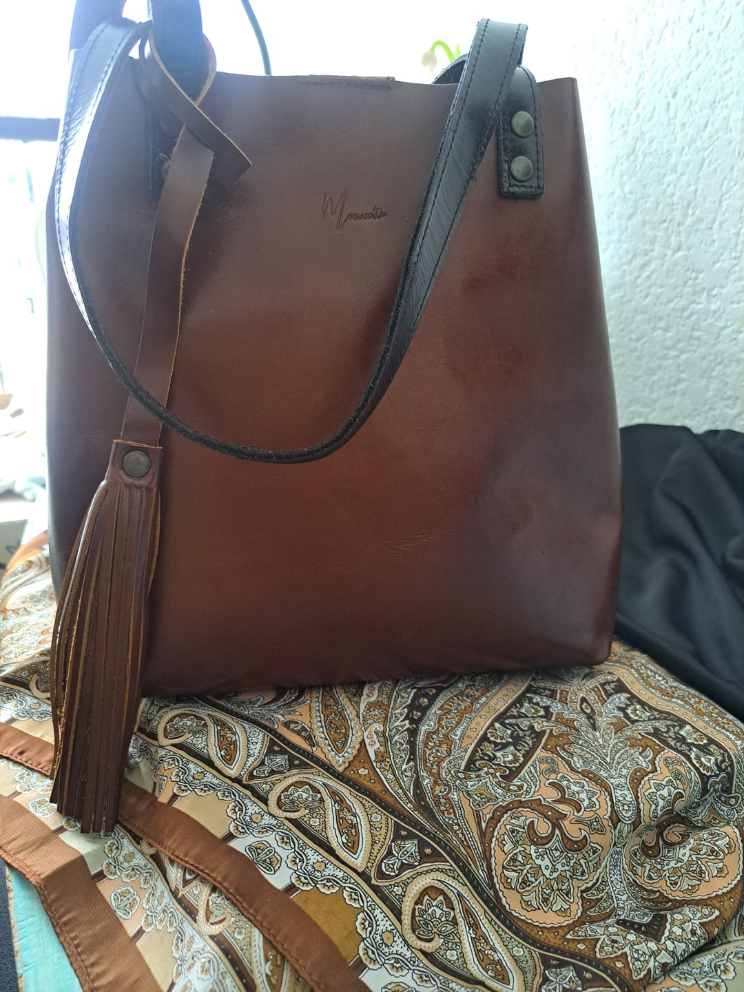 Customer photo review of Bolso Tote Cuero Praga Plus+ Pull Roble Doble Vista + 💄Cosmetiquera 👝 Gratis!!