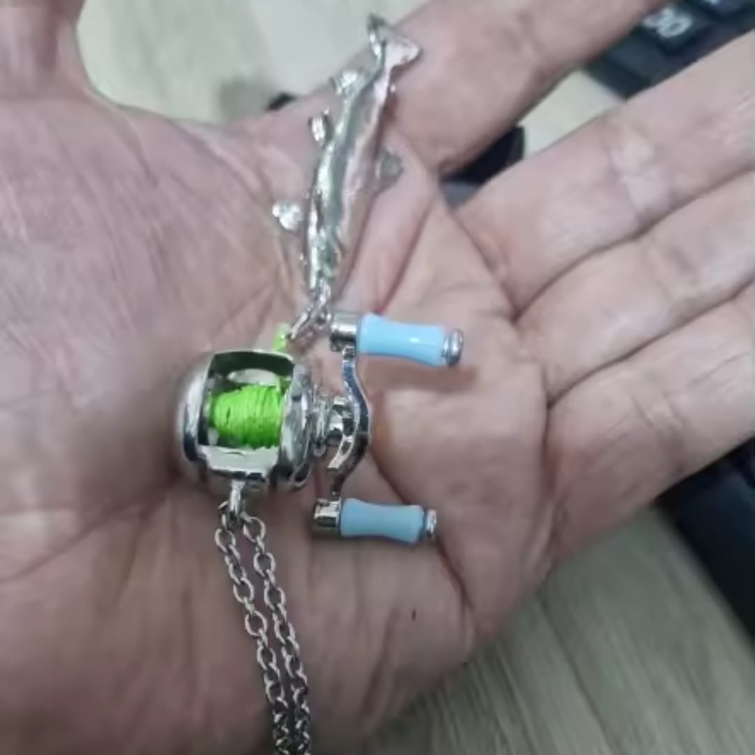 Customer photo review of ReelHook™ — Collar de Carrete para Pescadores