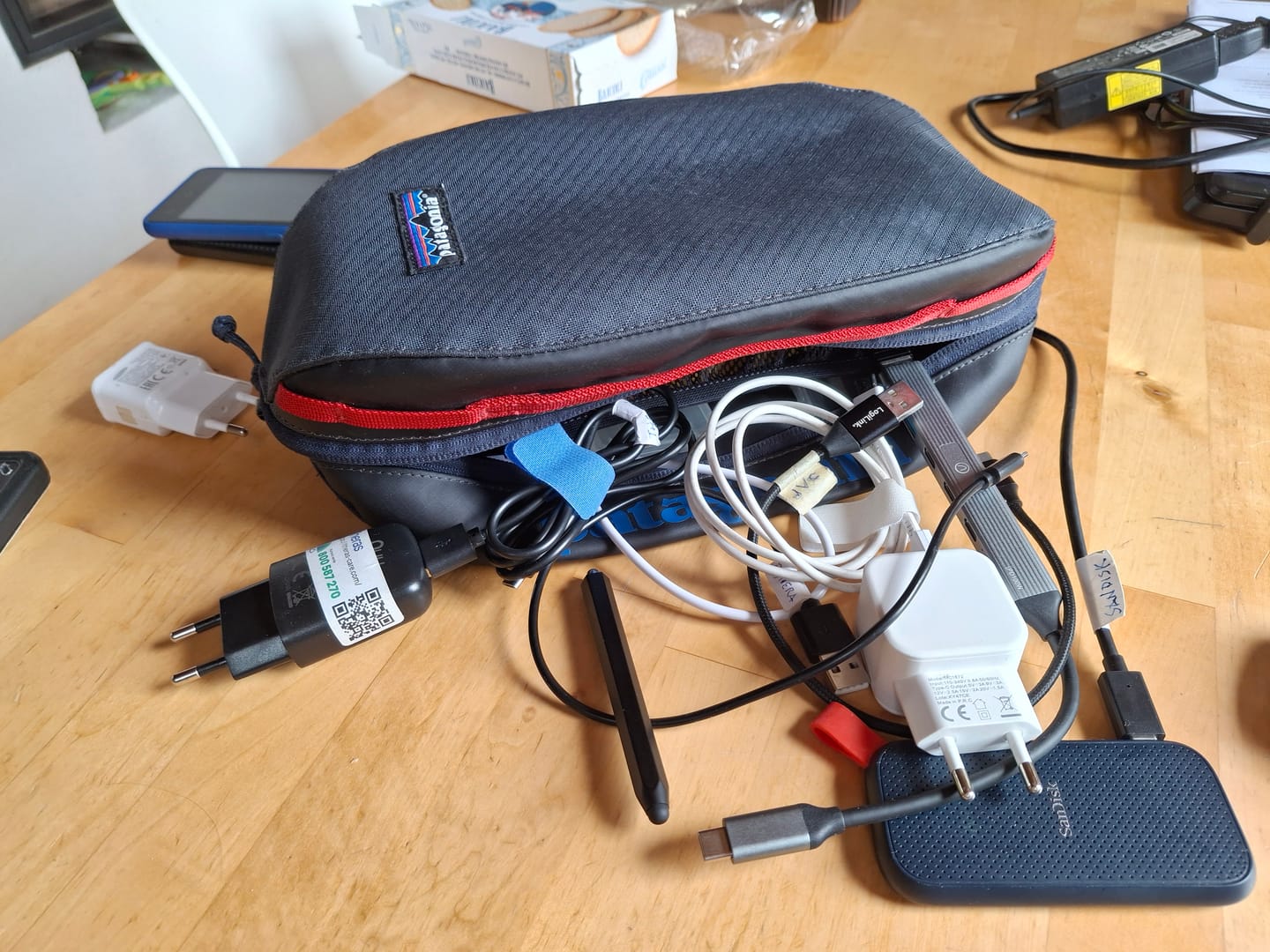 Customer photo review of Black Hole Cube 3L BOB - Borsa da Viaggio Nera  ACCESSORI PATAGONIA
