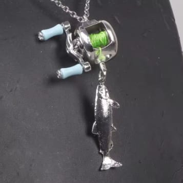 Customer photo review of ReelHook™ — Collar de Carrete para Pescadores