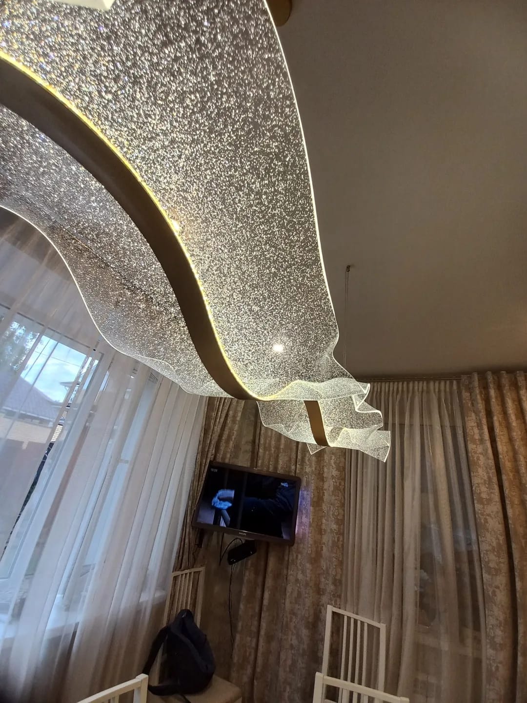 Customer photo review of Gold Chandelier for Dining Table, Undulating Acrylic, 150 cm
