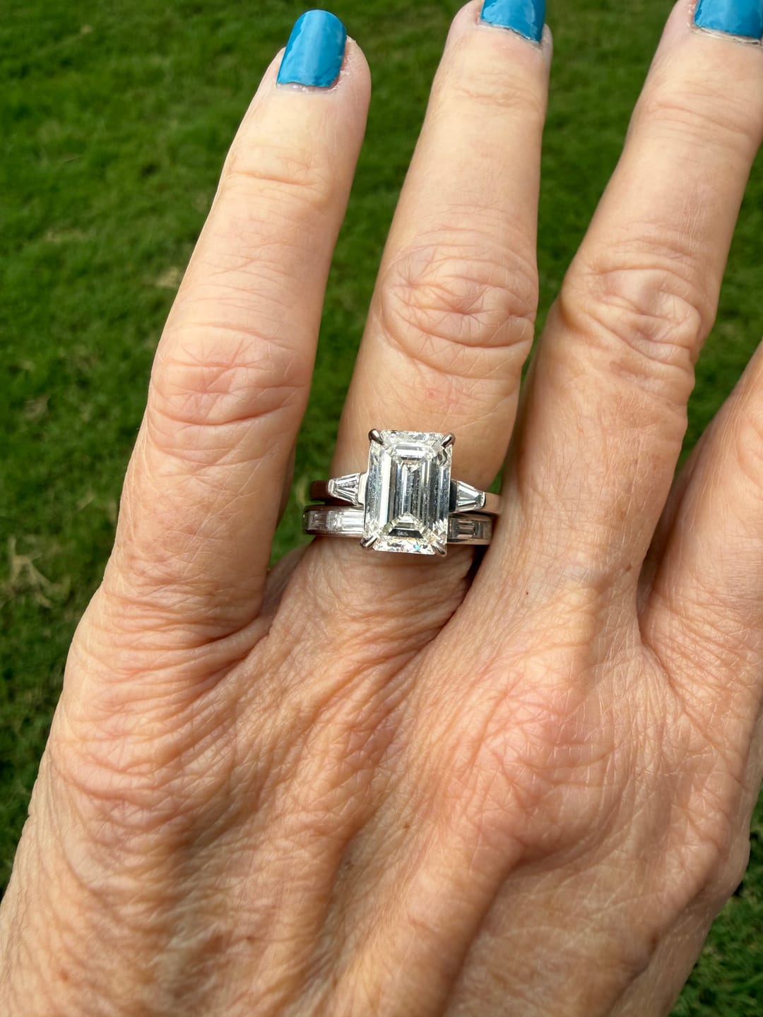 Customer photo review of DovEggs 3.570ct Emerald F VS1-LAB GROWN DIAMOND-LKP69A9