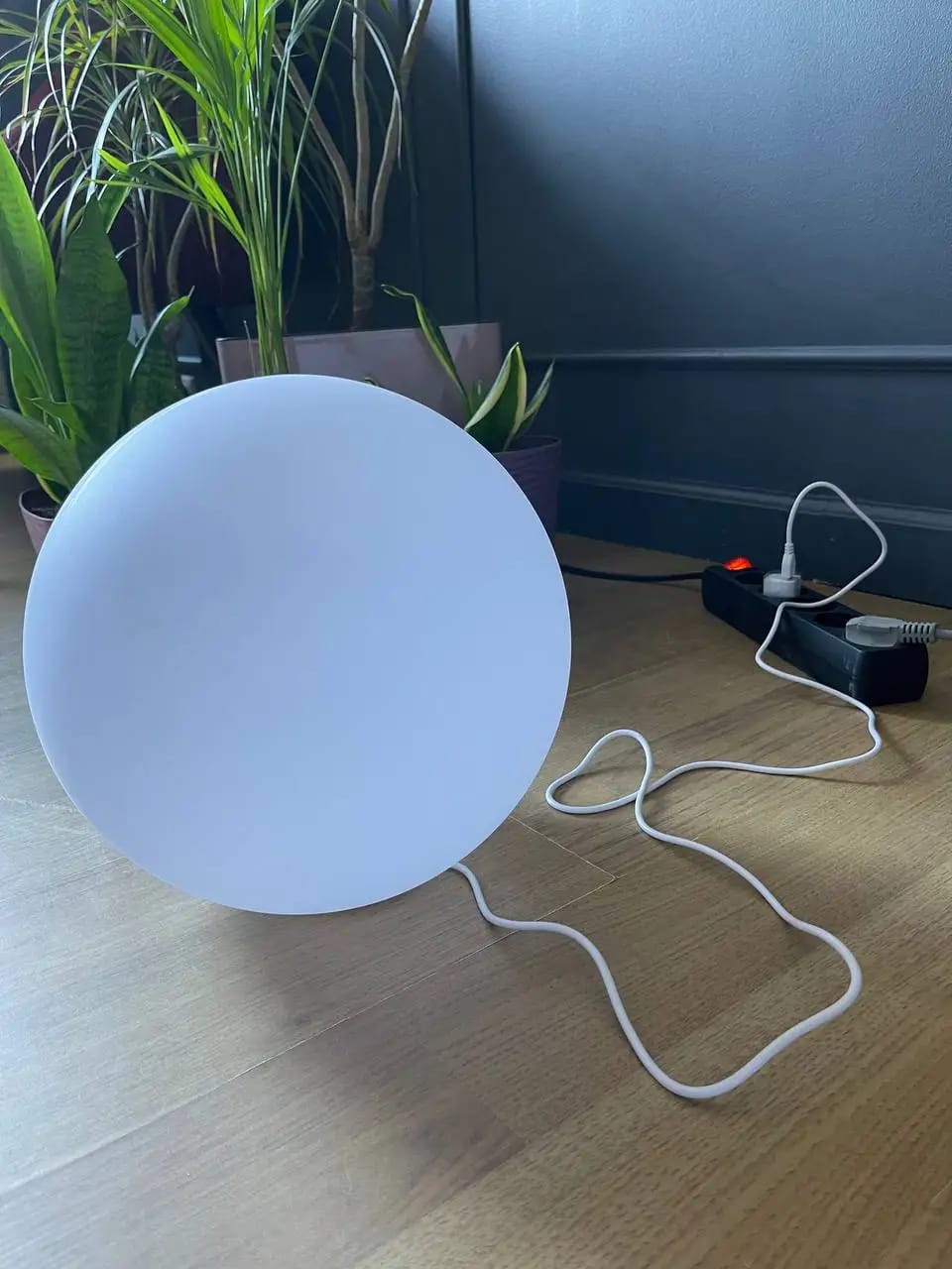Customer photo review of White Floor Lamp for Living Room, Glowing Sphere, 36 cm