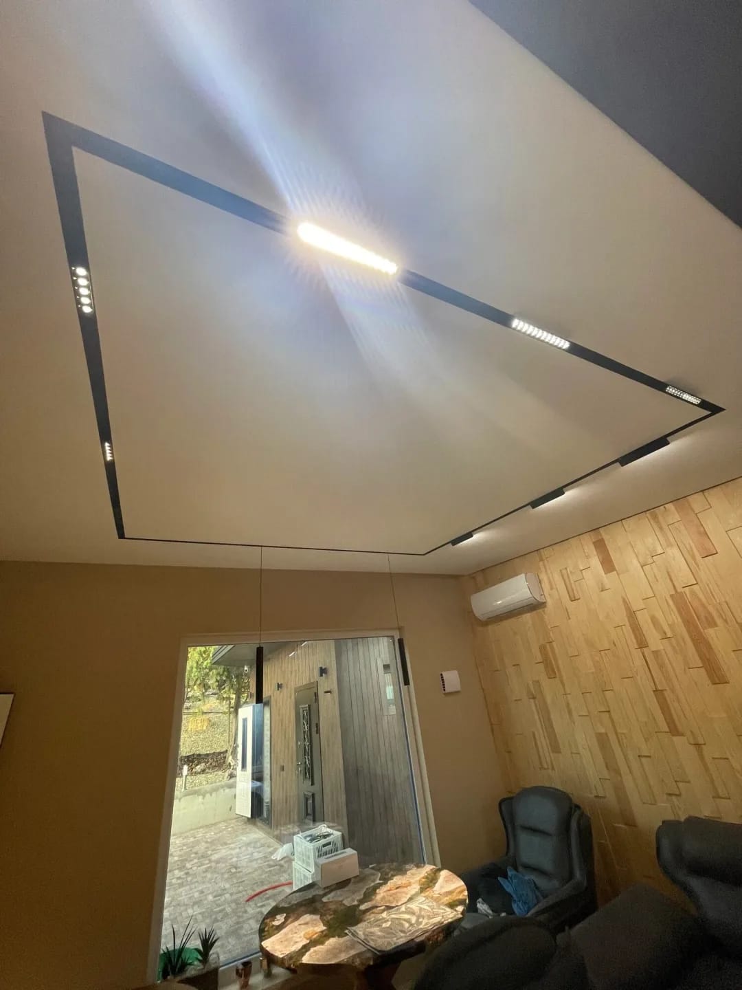 Customer photo review of Black Track Lighting for Living Room, Adjustable Heads, 12 cm