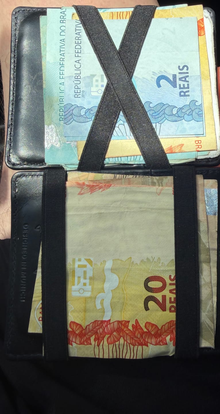 Customer photo review of Flap Boy Slim - Magic Wallet without Coin Pocket