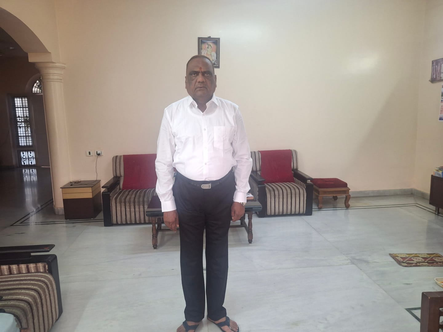 Customer photo review of Basic Chino - Black Trouser For Men | Ariser
