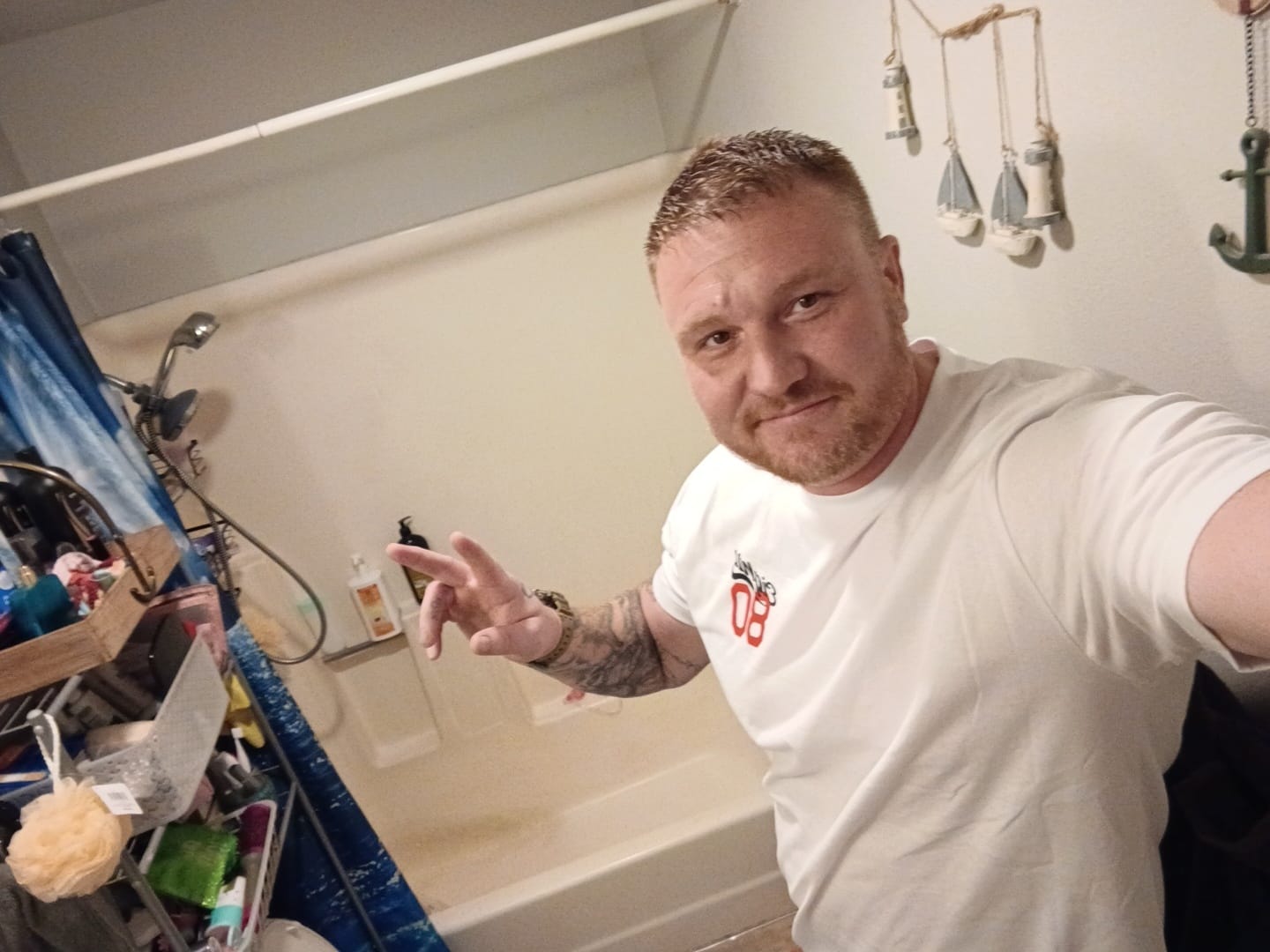 Customer photo review of 80Eighty® Team80 Shirt