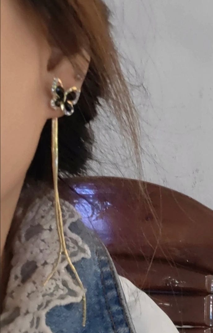 Customer photo review of Terrey Earrings