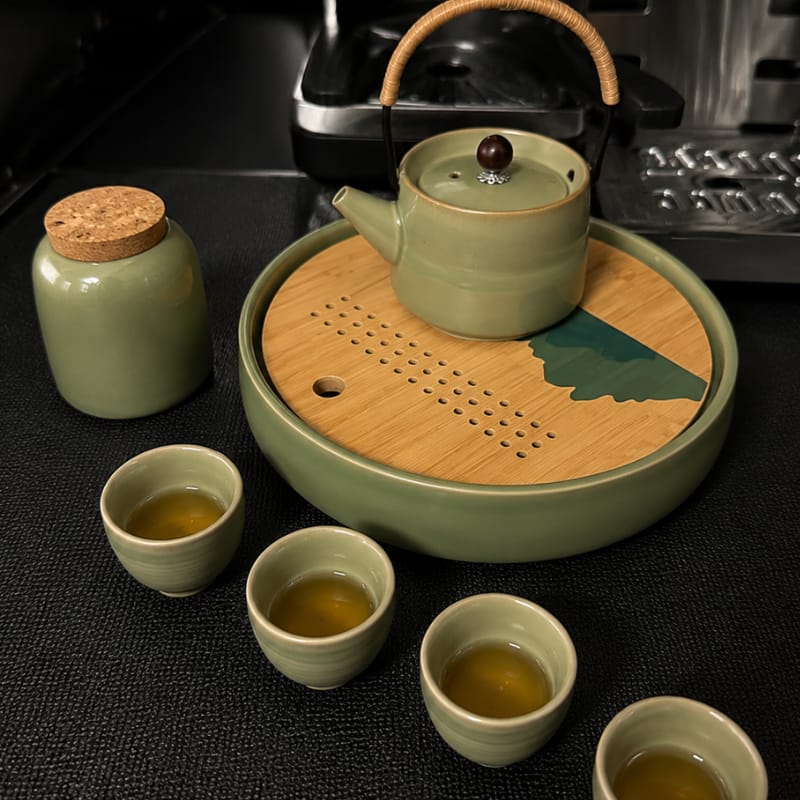 Customer photo review of Takumi Side Grip Teapot Set