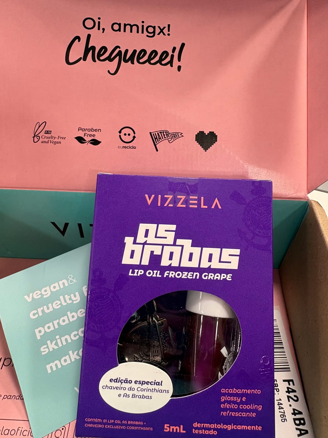 Customer photo review of Lip Oil As Brabas Corinthians  - Vizzela