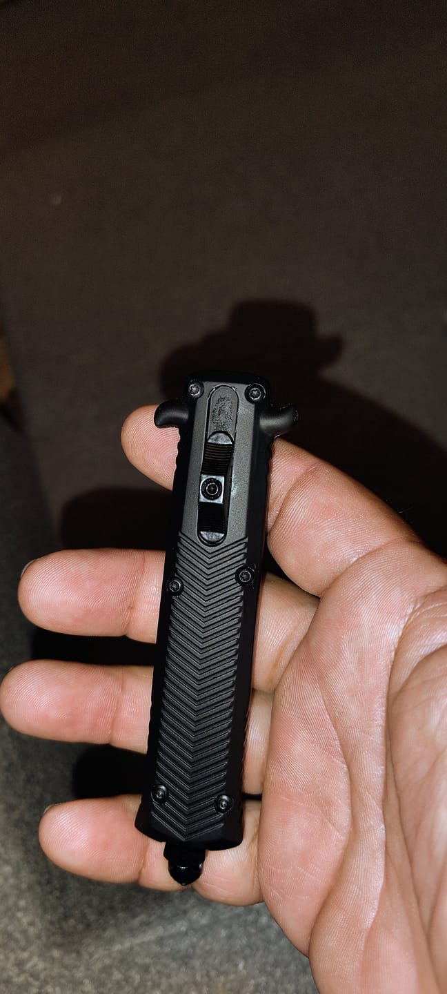 Customer photo review of Viper Tec Mystery OTF Knife | Premium Automatic Knife Surprise