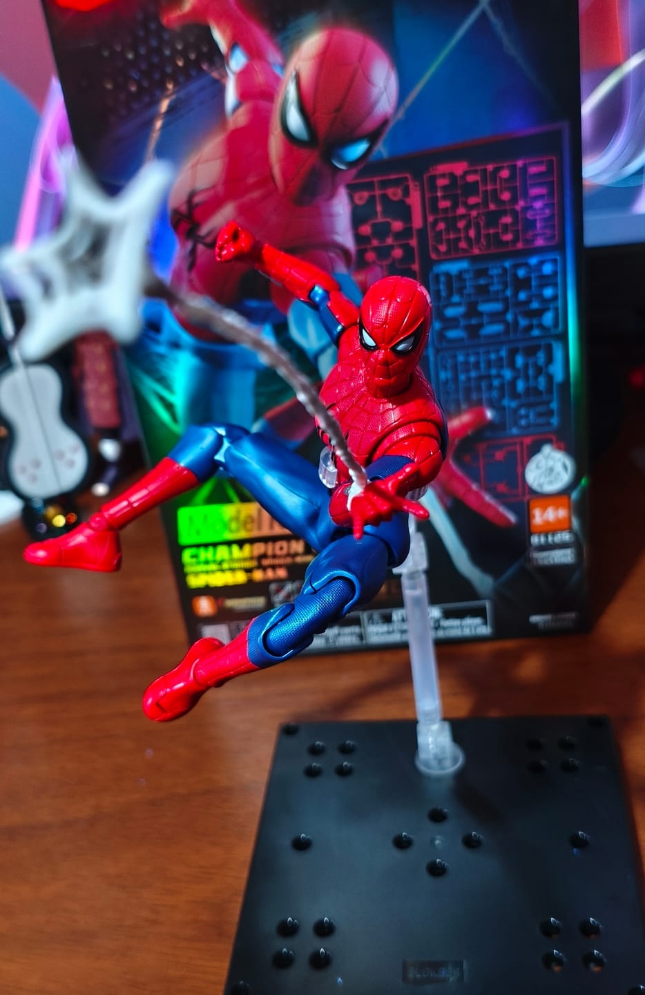 Customer photo review of Spider-Man - Marvel Brand New Day - Champion Class 13 - Model Kit Articulado - BLOKEES