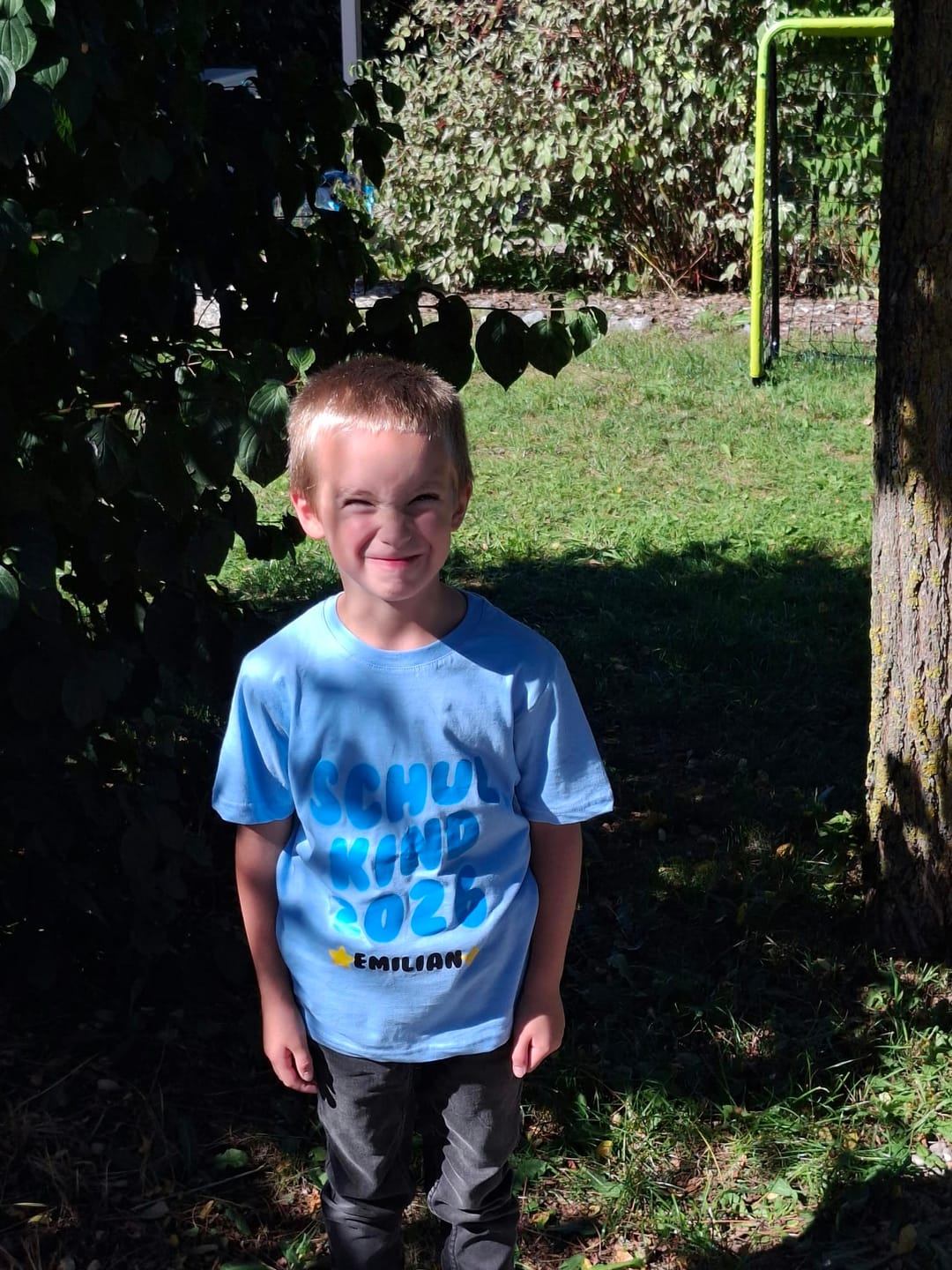 Customer photo review of Schulkind - T-Shirt 14