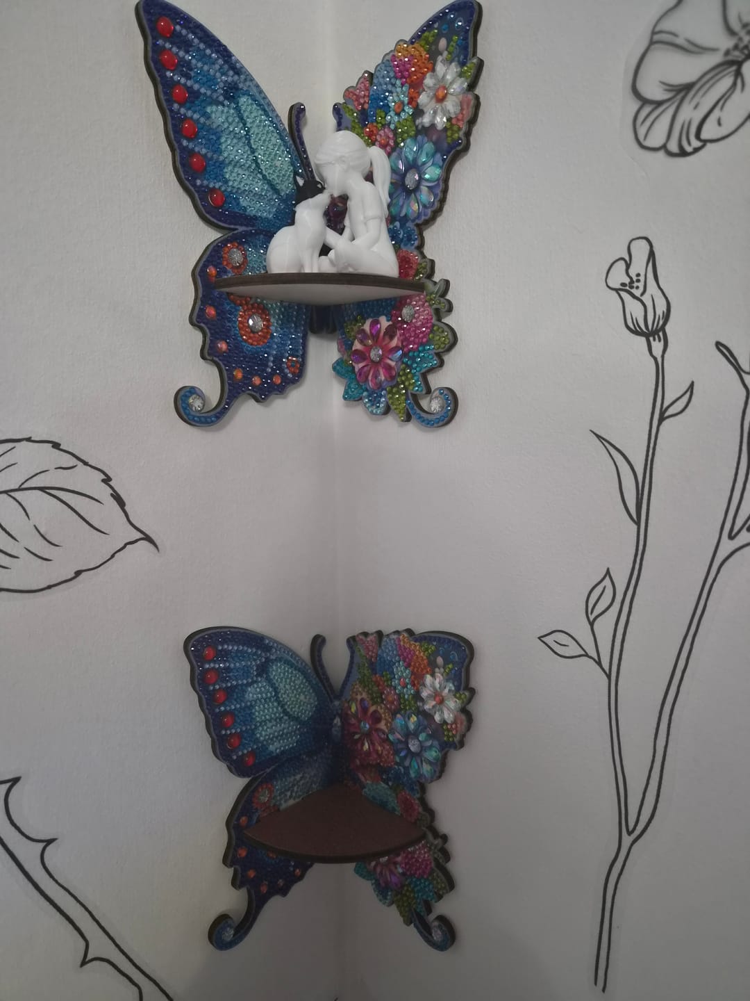 Customer photo review of Butterfly Wall Corner Crystal Art Wooden Decoration