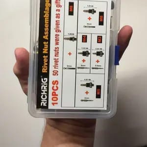 Customer photo review of Riparazione Auto Rivettatrice Manuale Acciaio Carbonio Kit