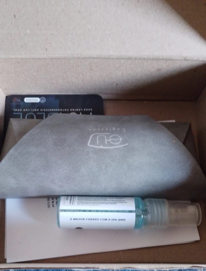 Customer photo review of Óculos de Grau Thrust