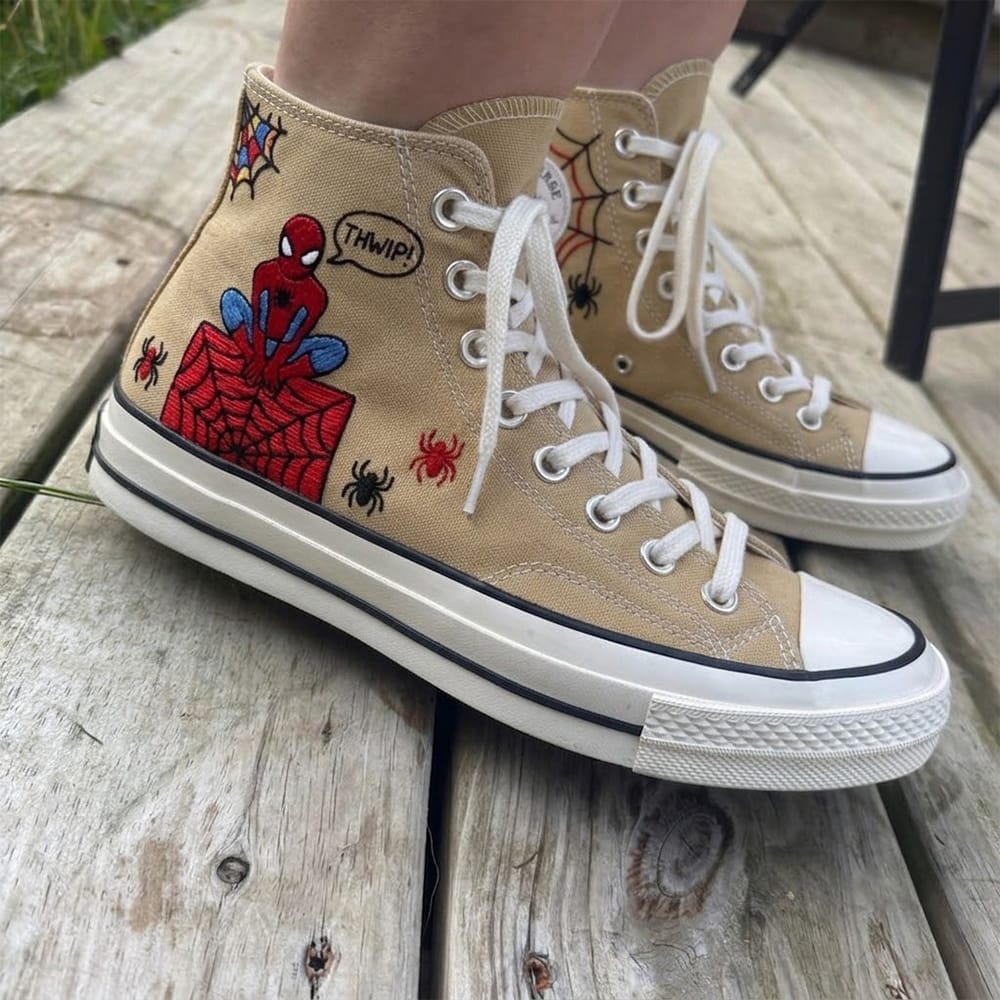Customer photo review of Snoopy Hand-Embroidered Converse Chuck Taylor 1970s - All Star Classic