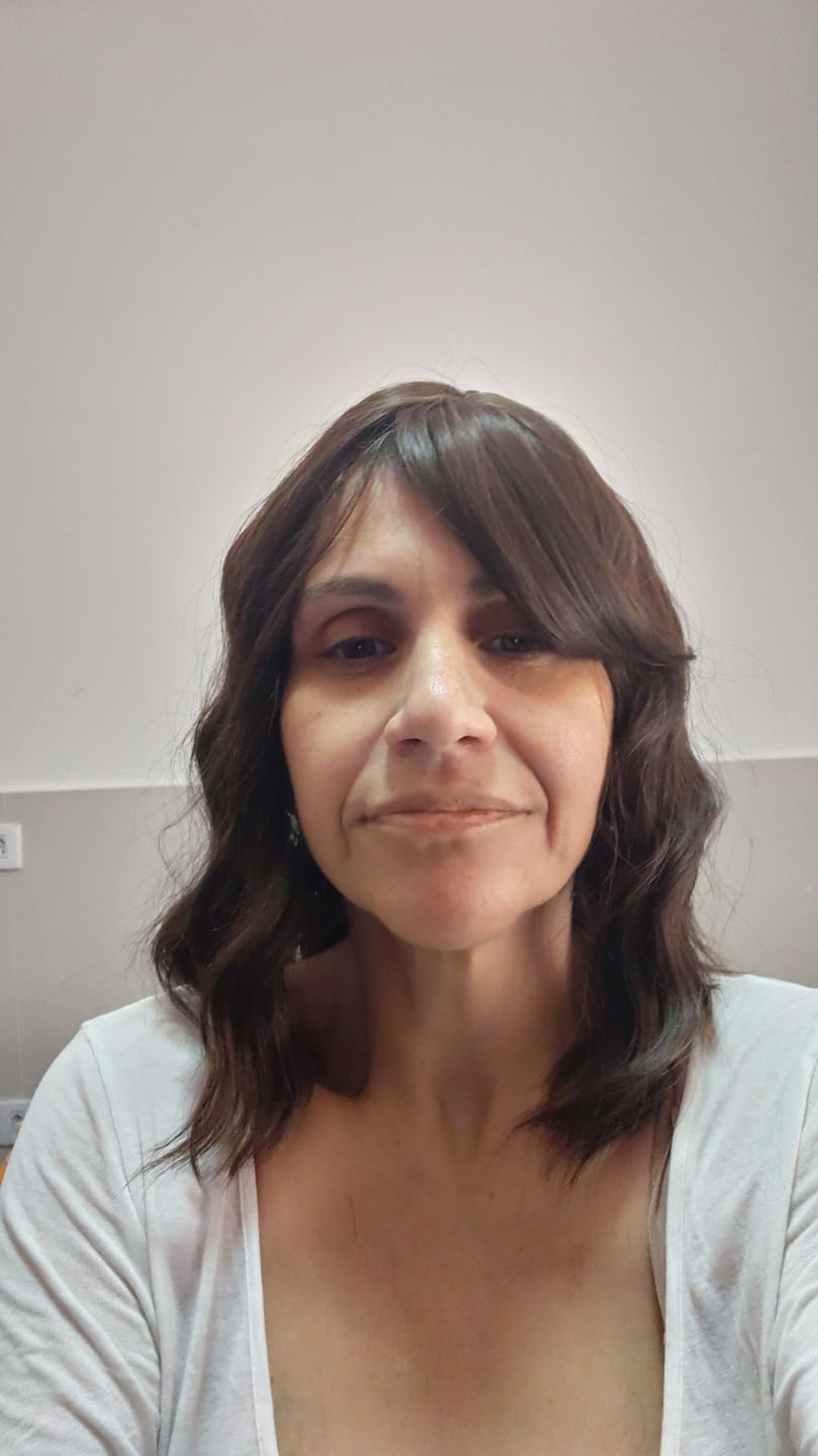 Customer photo review of Peruca Sorinna Castanho 4A Ondulada Franja