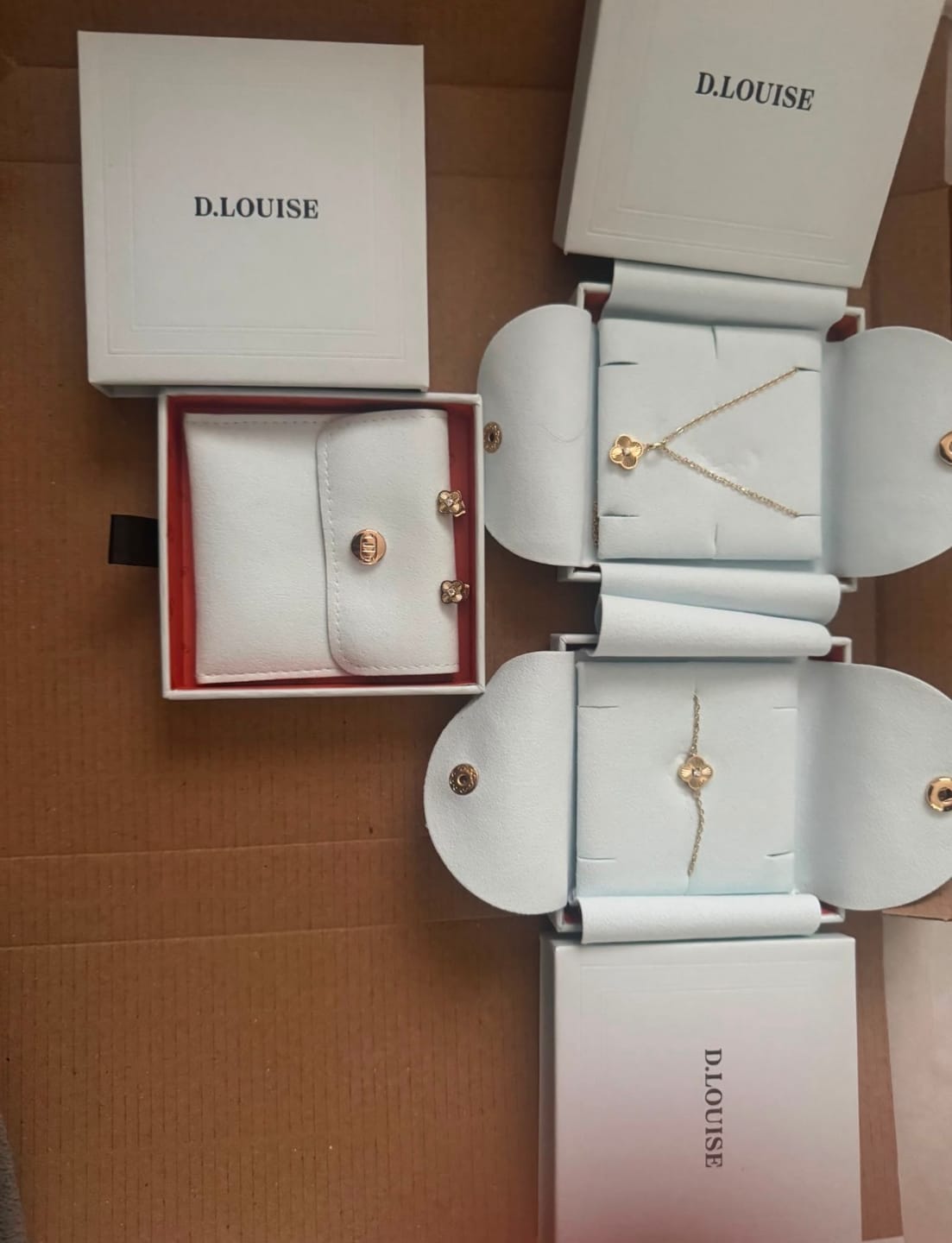 Customer photo review of Pleated Clover Bracelet