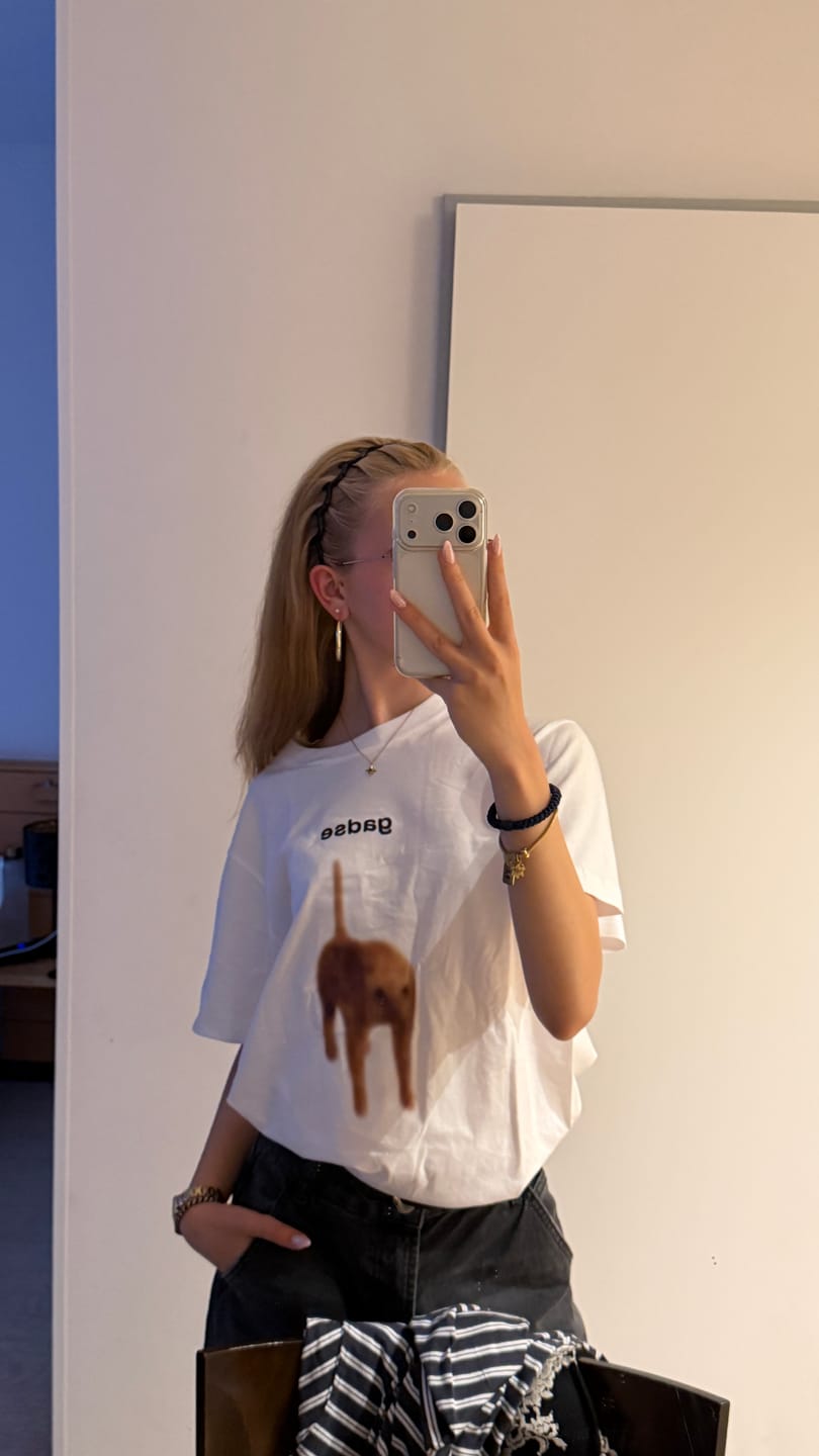 Customer photo review of gadse T-Shirt