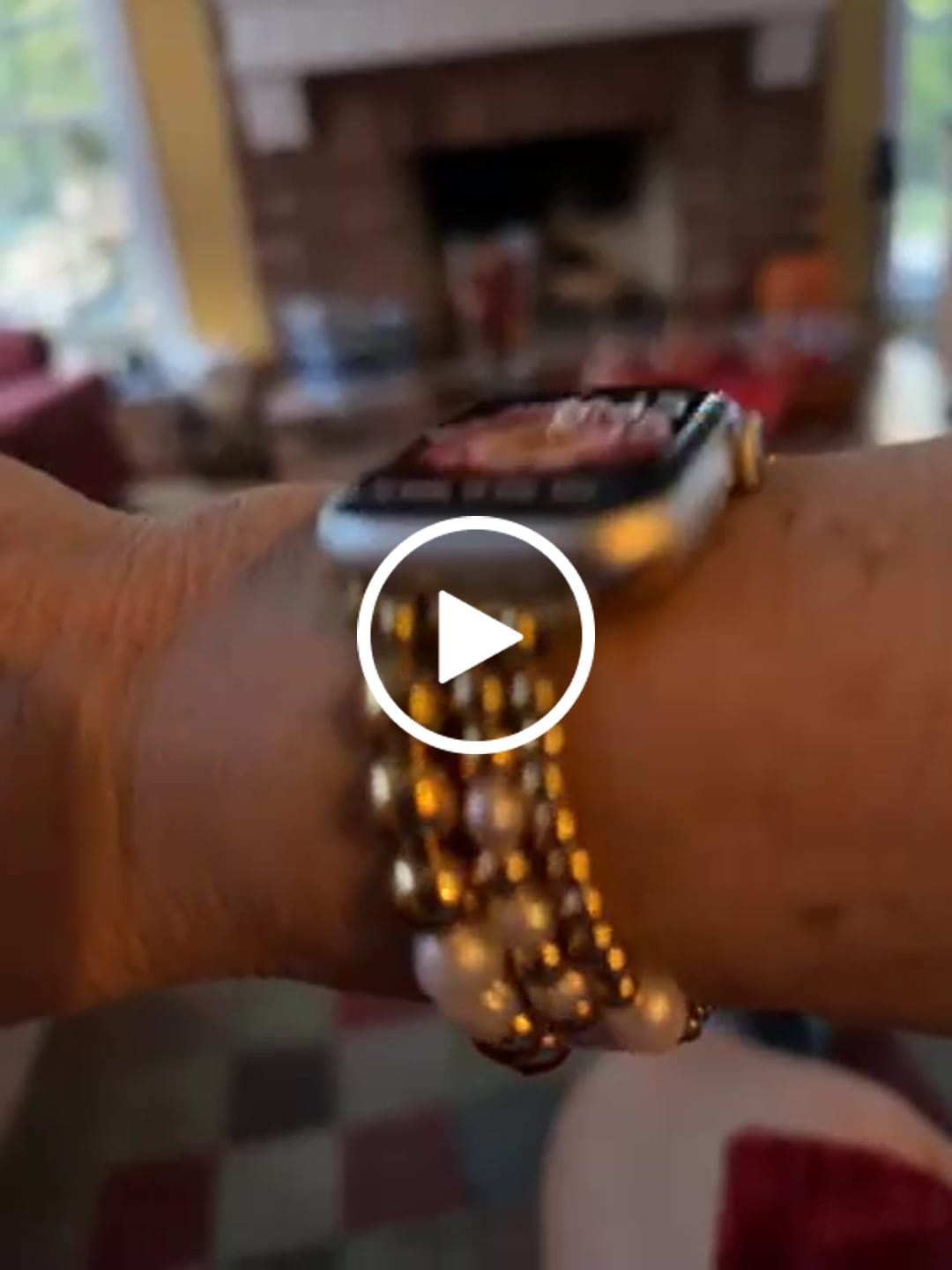 Customer video review of Golden Freshwater Pearl Stretch Apple Watch Strap