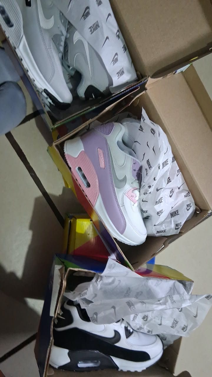 Customer photo review of Tenis Max 90 Panda