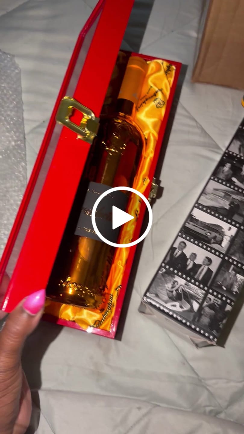 Customer video review of Lamborghini Luxe with Gift Box & Corkscrew – Signature Series