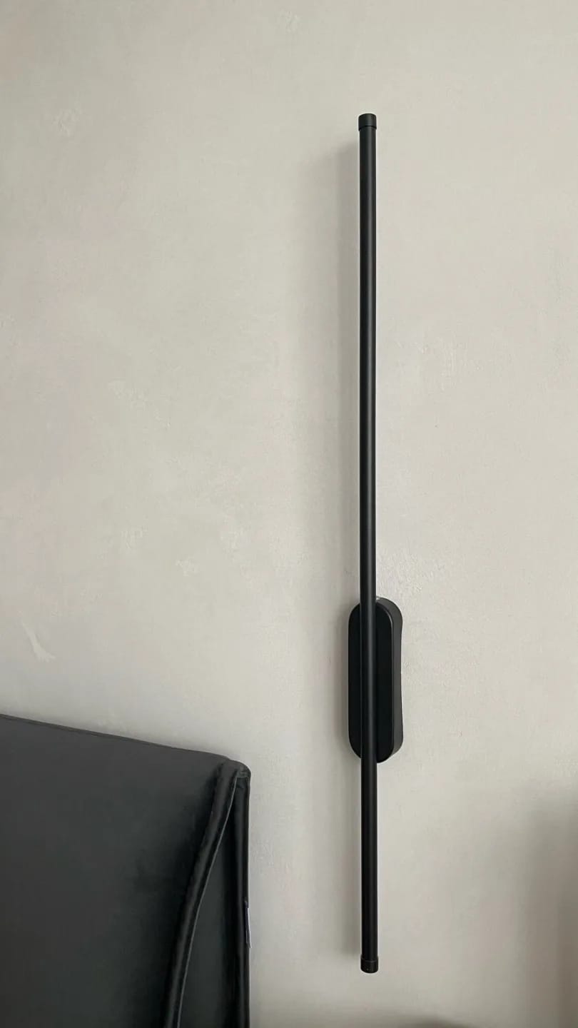 Customer photo review of Black Wall Light for Living Room, Slim Oval, 100 cm Tall