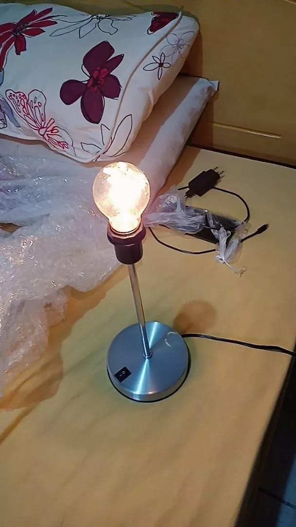Customer photo review of Luminária de Mesa com Cúpula Pétala Tecido e Interruptor