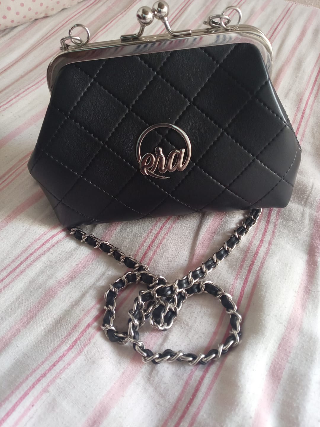 Customer photo review of ERA Mini Kisslock Chain Bag – Black