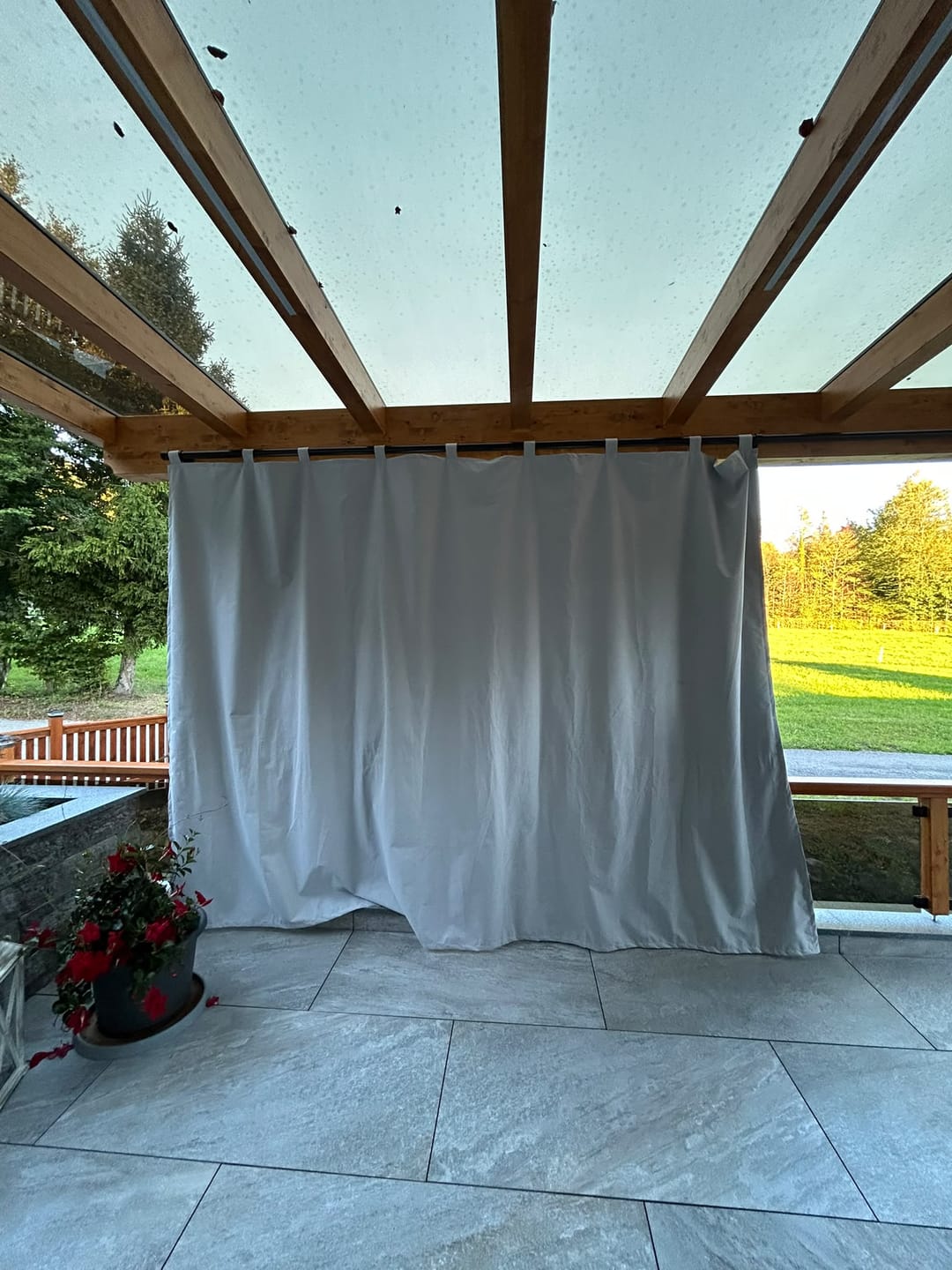 Customer photo review of Leichter Outdoor Verdunkelungsvorhang nach Maß in Leinenoptik - Corluno