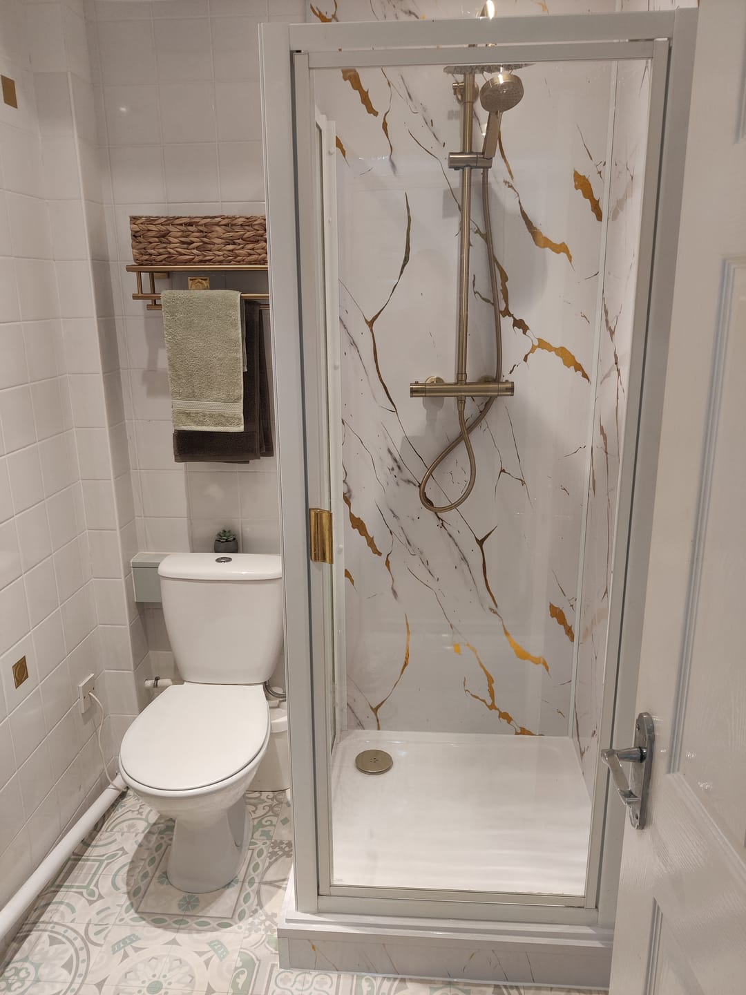 Customer photo review of Premium White Gold Gloss Shower Wall Panel - 1M x 2.4M