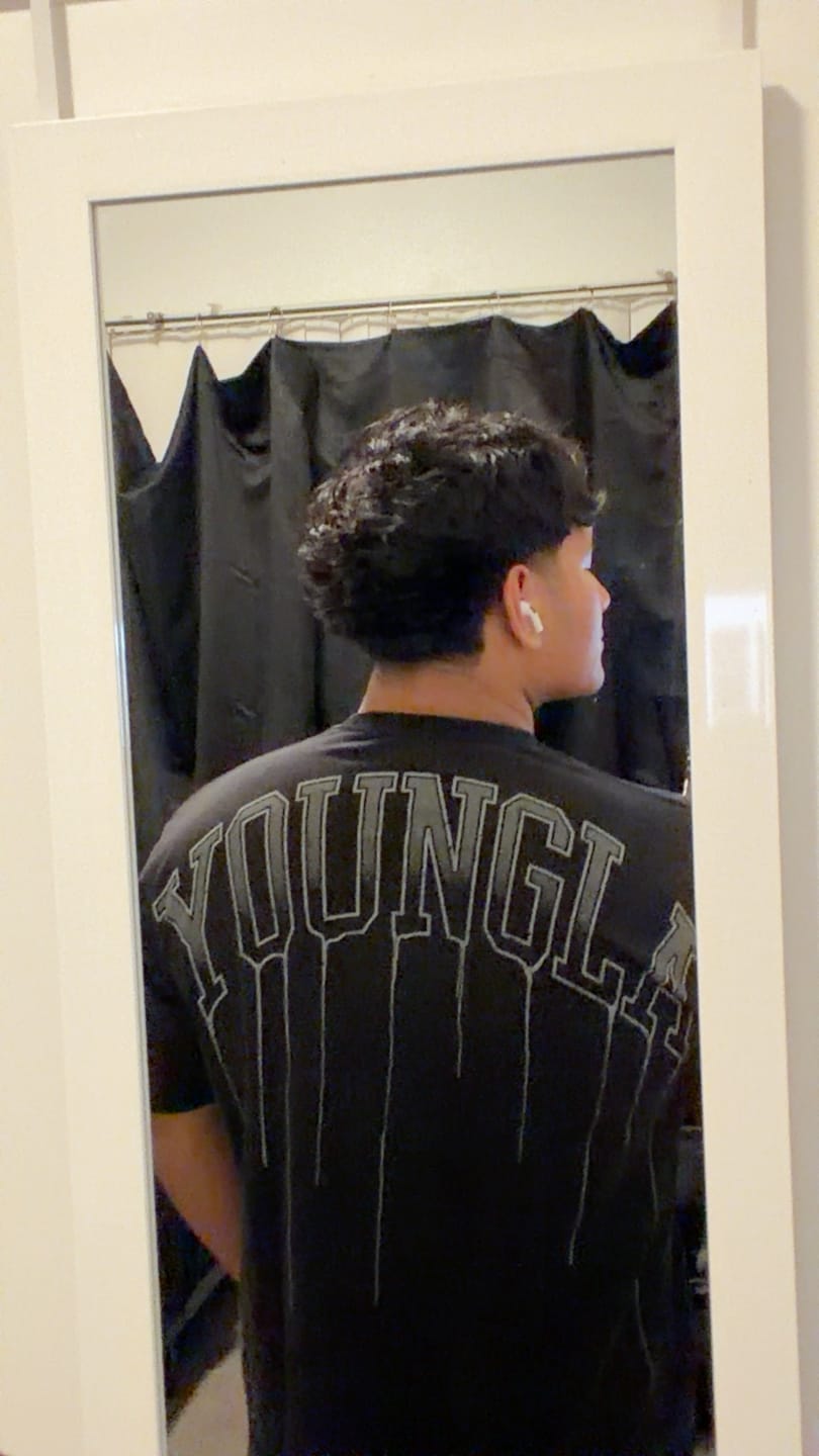 Customer photo review of W428 - Drip Oversized Tee