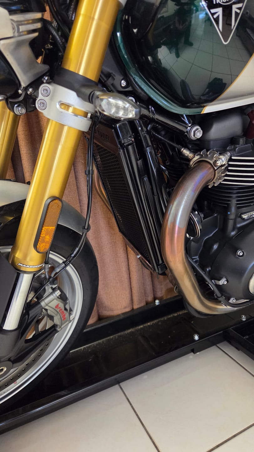 Customer photo review of Triumph Speed Twin 1200 Radiator Guard 2023-2026