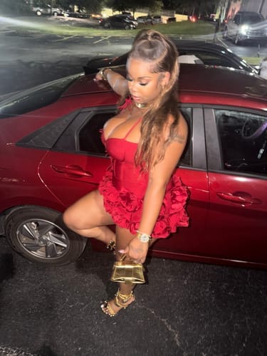 Customer photo review of Ravelle Rosette Skirt Set