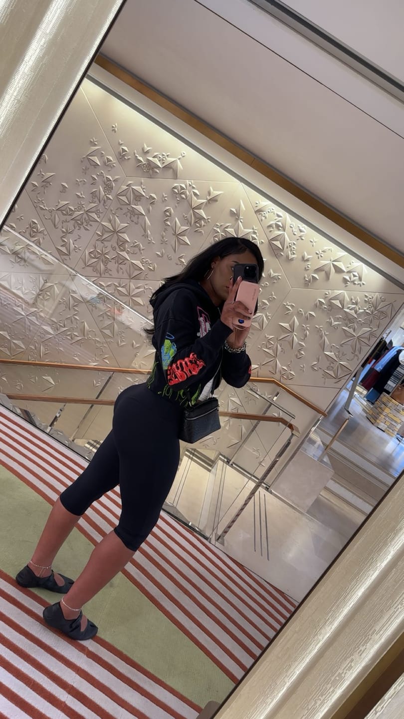Customer photo review of 5 YEAR CORSET HOODIE