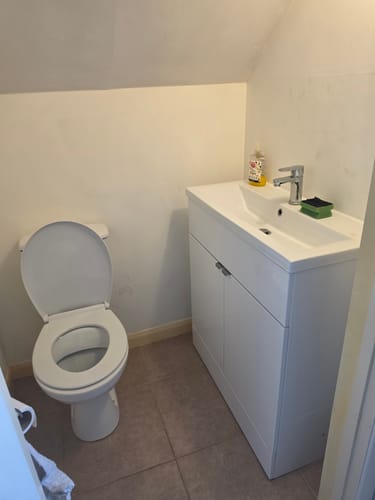 Customer photo review of Hudson Reed Fusion Floorstanding Vanity Unit & Ceramic Basin 600mm (2-Door) - Gloss White