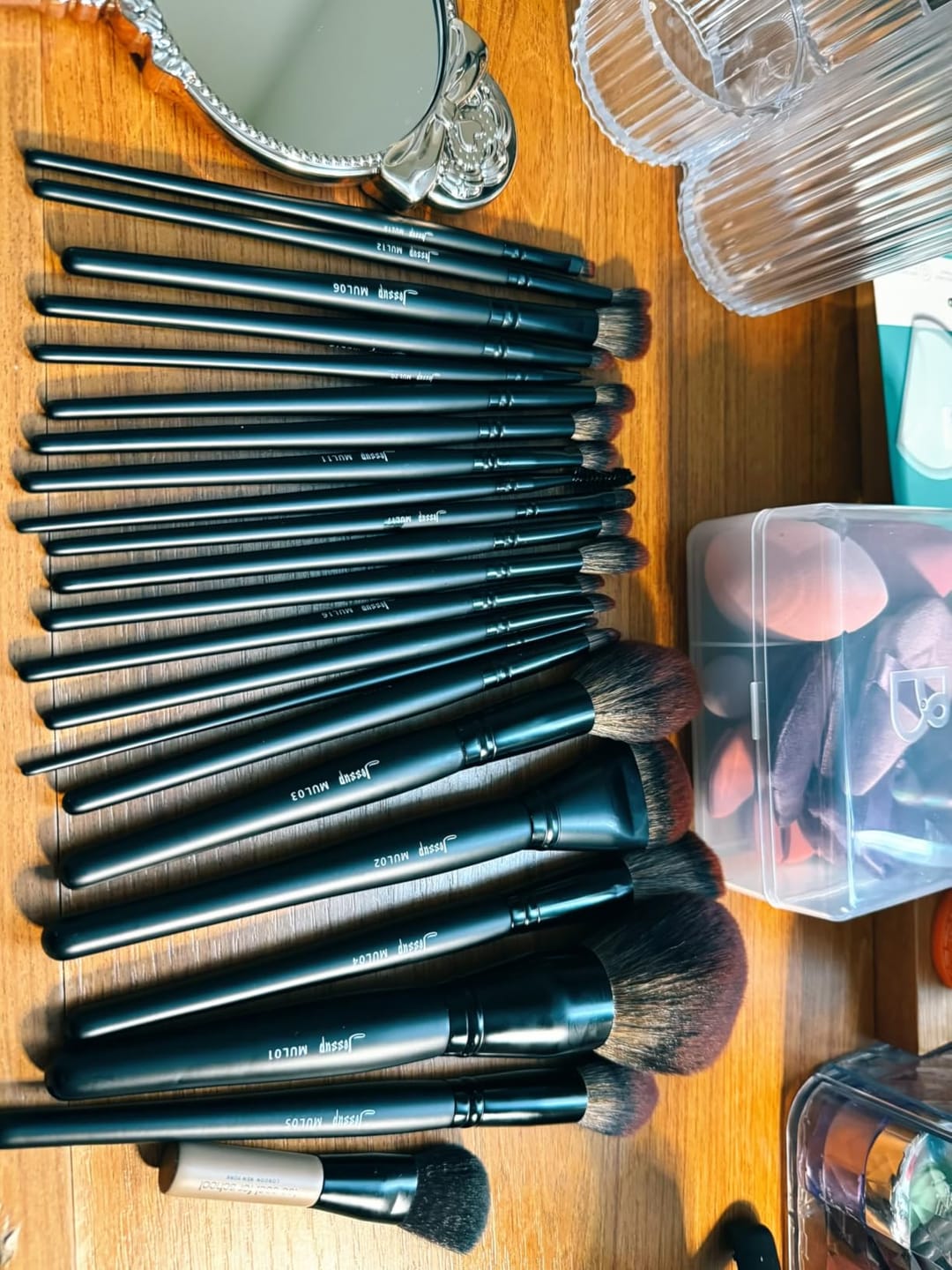 Customer photo review of Makeup Lover Makeup Brush Collection (Phantom Black)