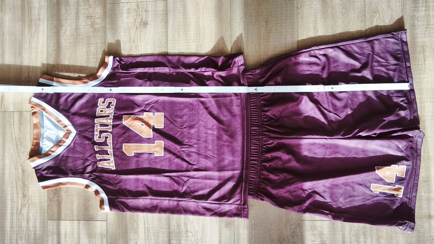 Customer photo review of Benutzerdefiniertes Professionelles Karmesinrot Gelb Basketballtrikot-Set