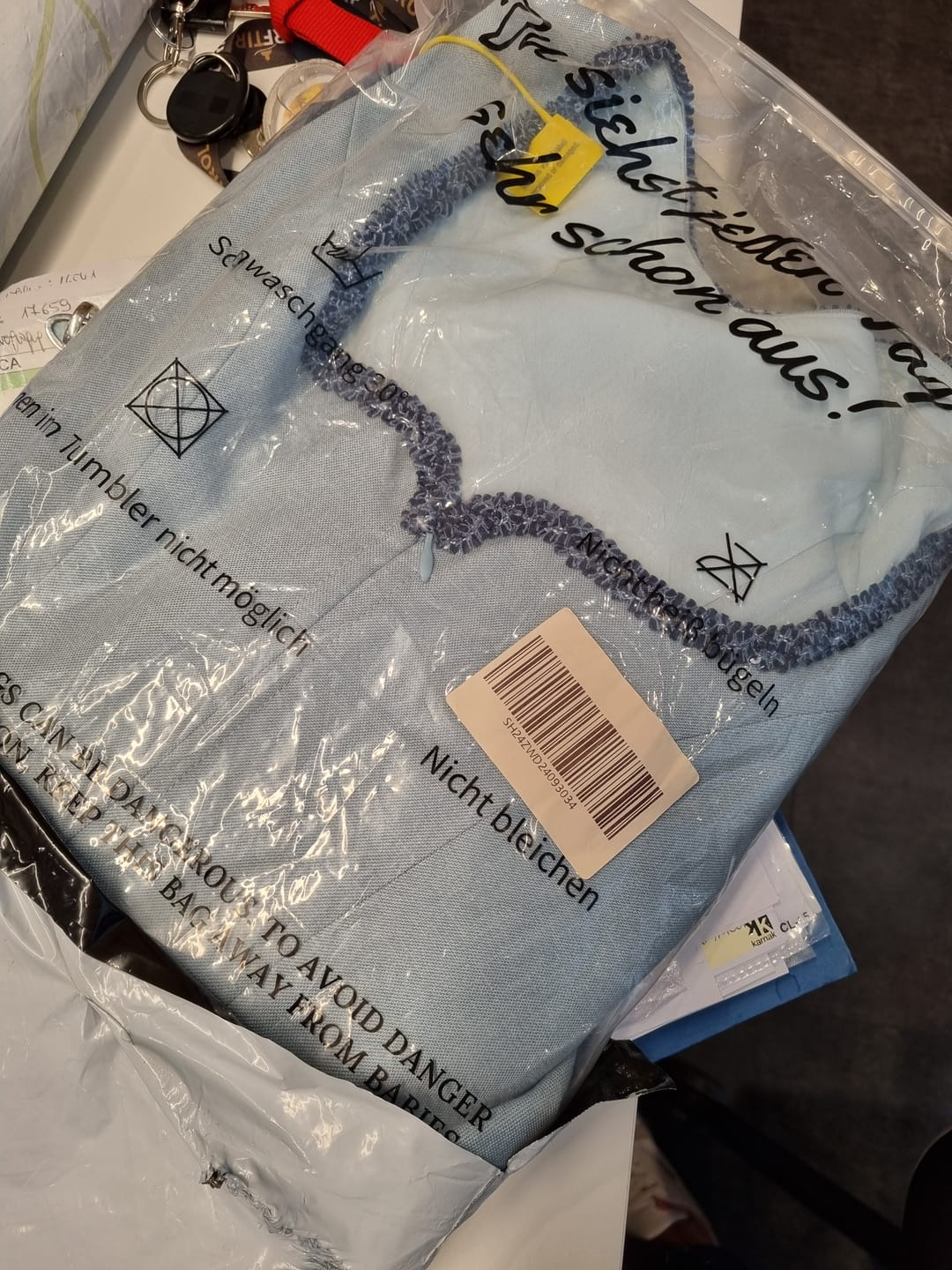Customer photo review of Blau Herz-Ausschnitt Reißverschluss Vorne Dirndl