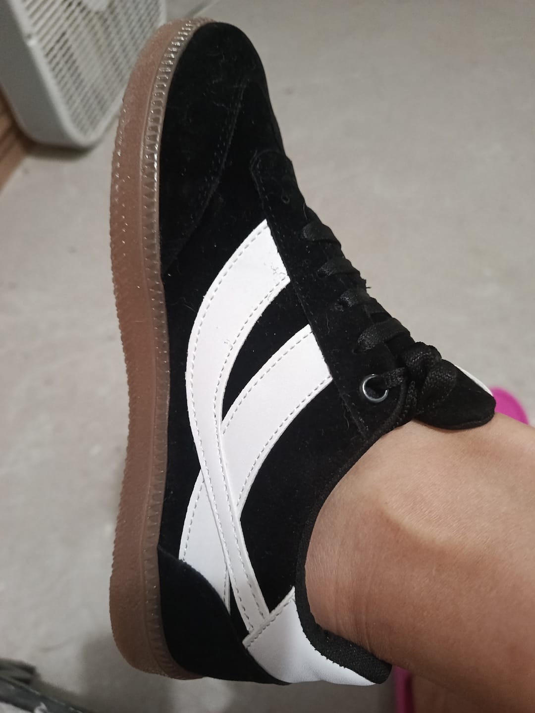 Customer photo review of BERLIN Negro con Blanco