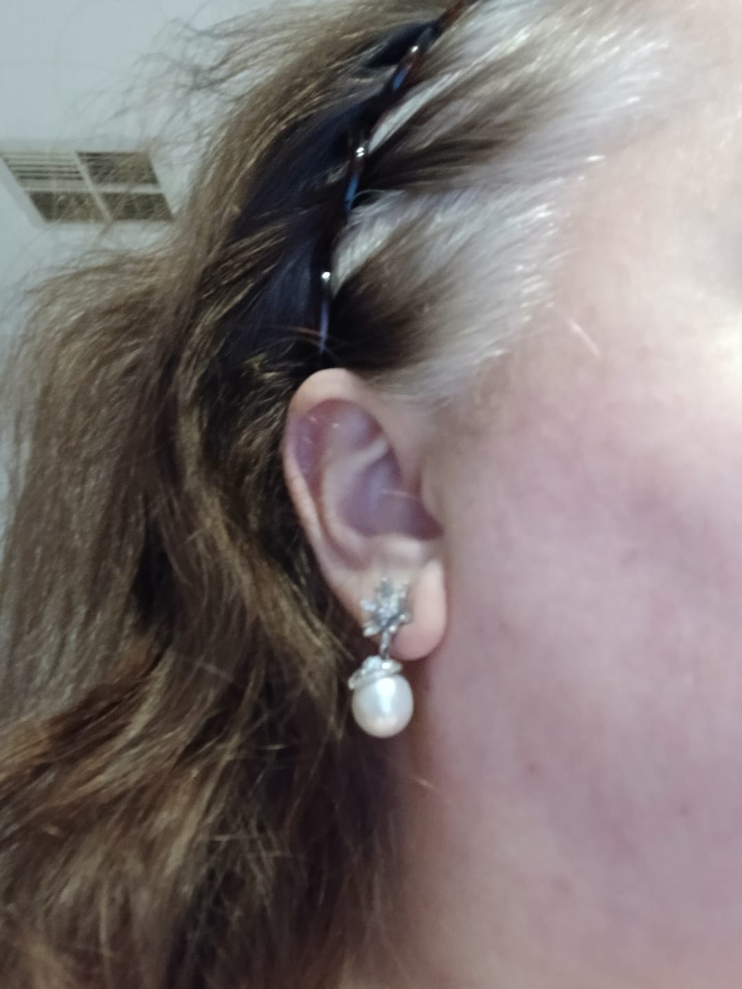 Customer photo review of 11-12mm Australian White South Sea Oval Pearl Ocean Aster Earrings