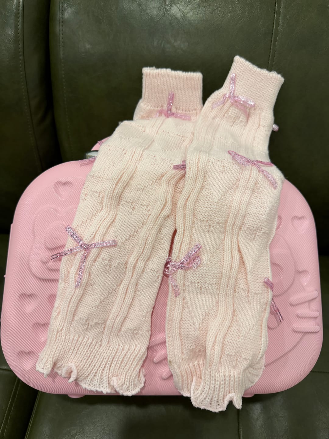 Customer photo review of Gold Bow Leg Warmer (Pink)