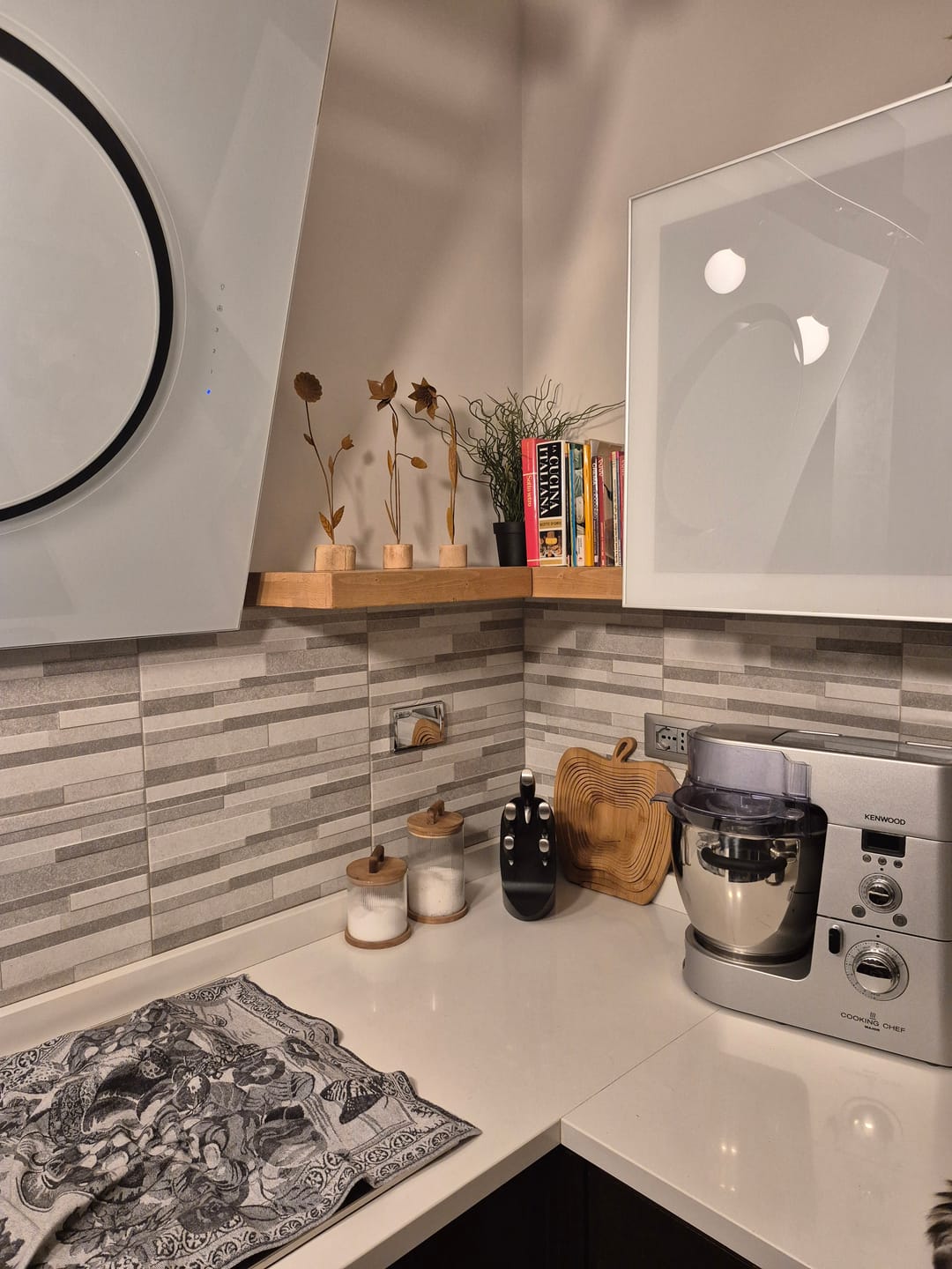 Customer photo review of Mensola sospesa - VENERE - Profondità 15-20-25 cm. Rovere